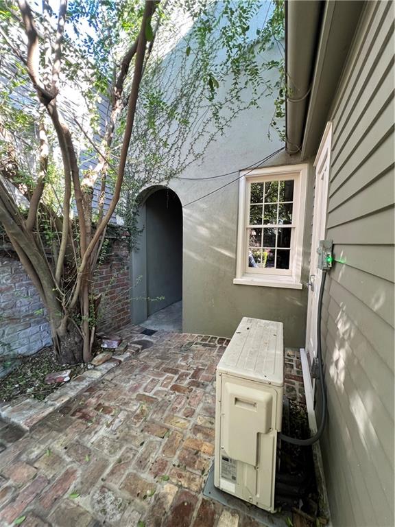 1117 BOURBON Street 4