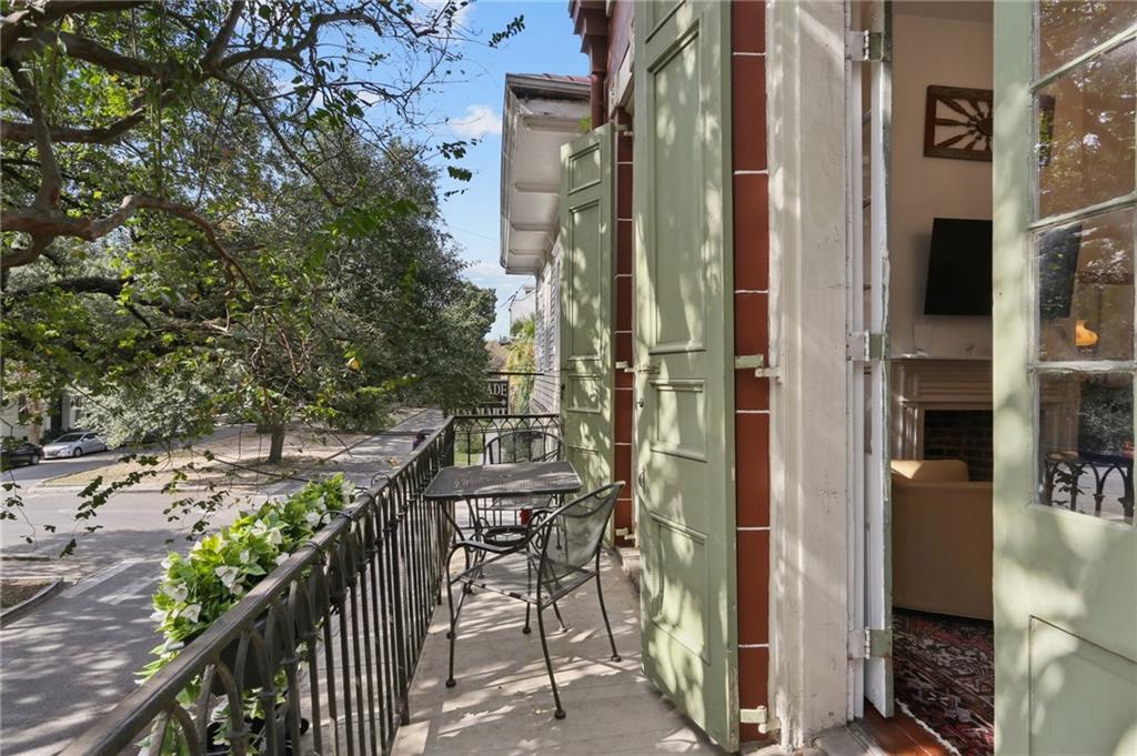 835 ESPLANADE Avenue D