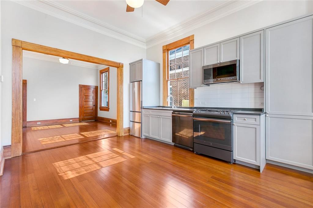 1221 MANDEVILLE Street 101