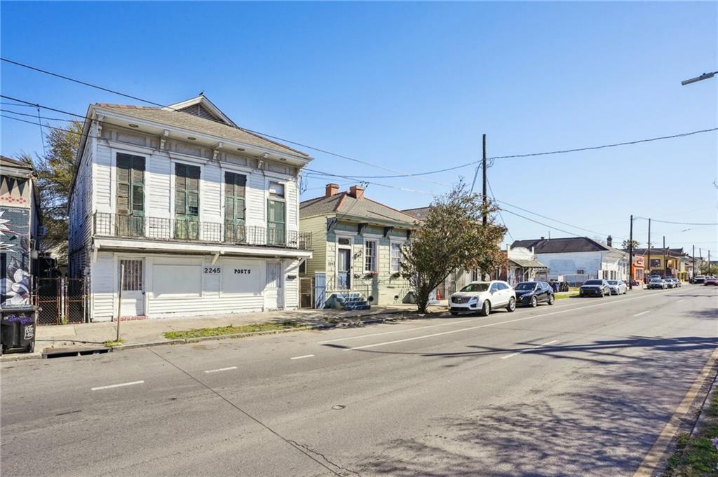 2245 ST CLAUDE Avenue