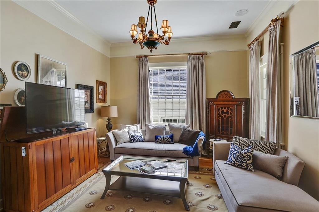 332 WALNUT Street