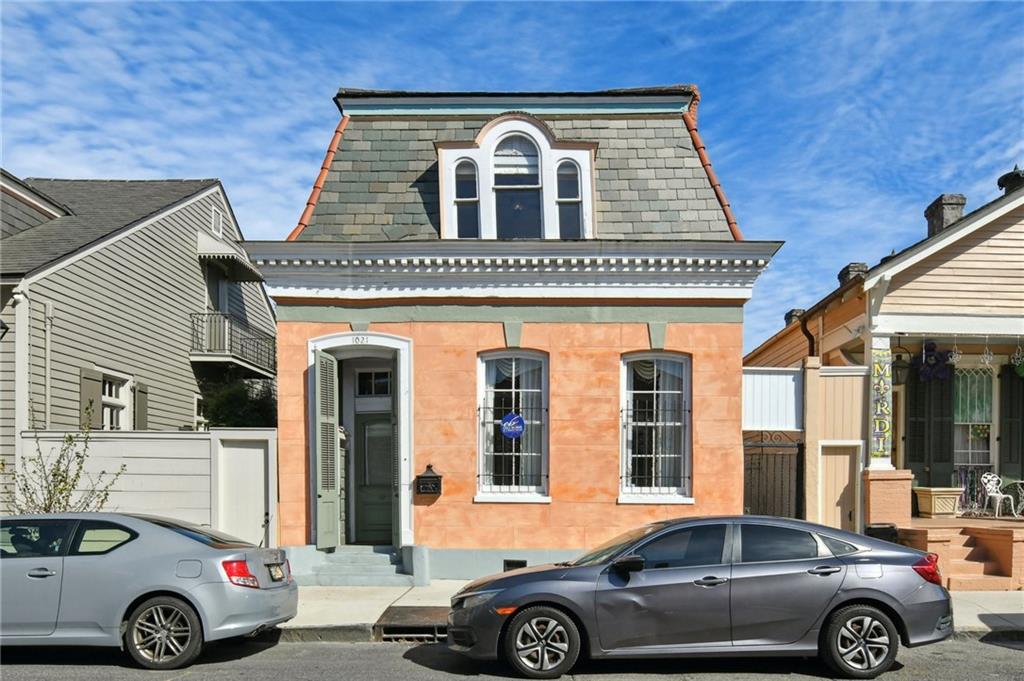 1021 ORLEANS Avenue