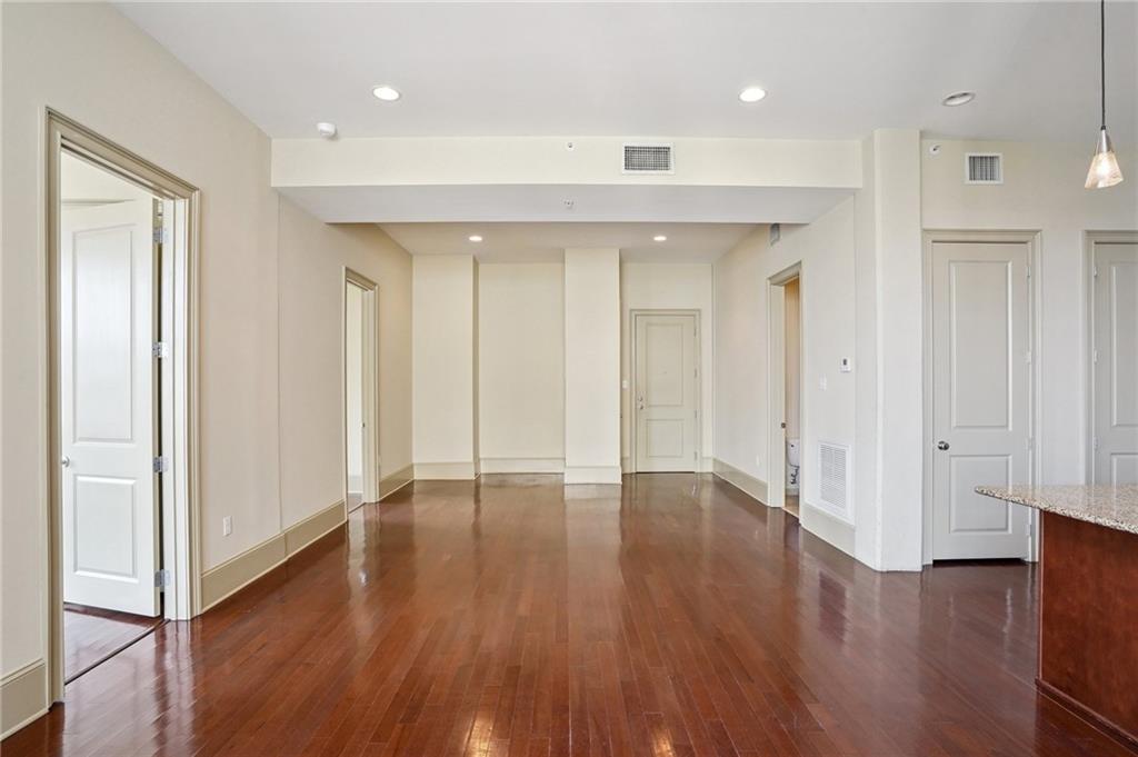 1201 CANAL Street 327