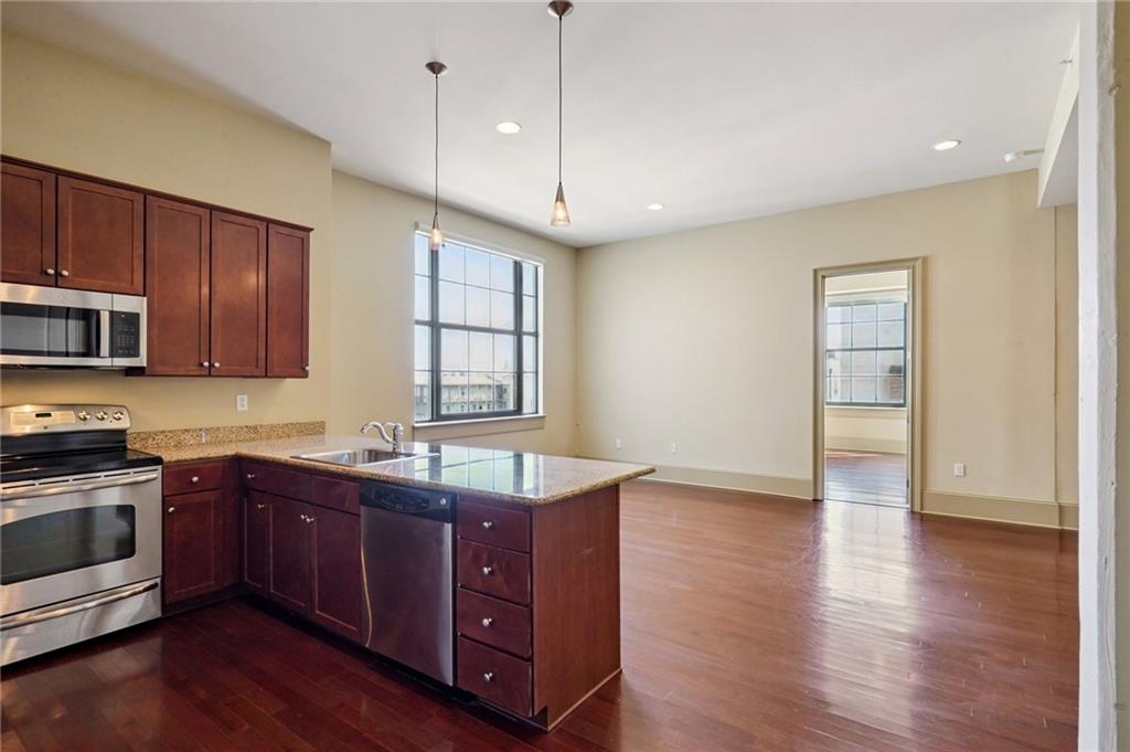 1201 CANAL Street 327