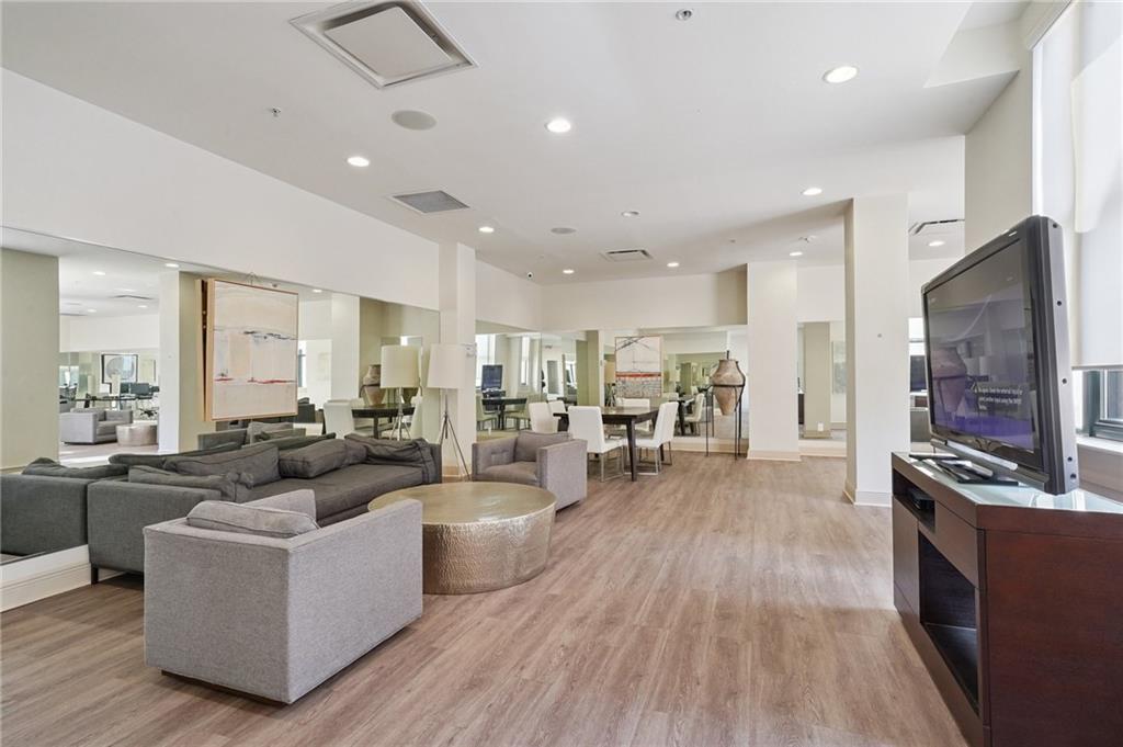 1201 CANAL Street 327