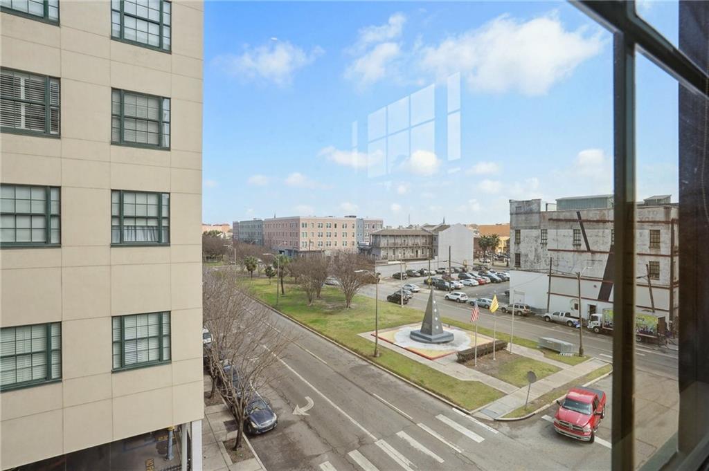 1201 CANAL Street 327