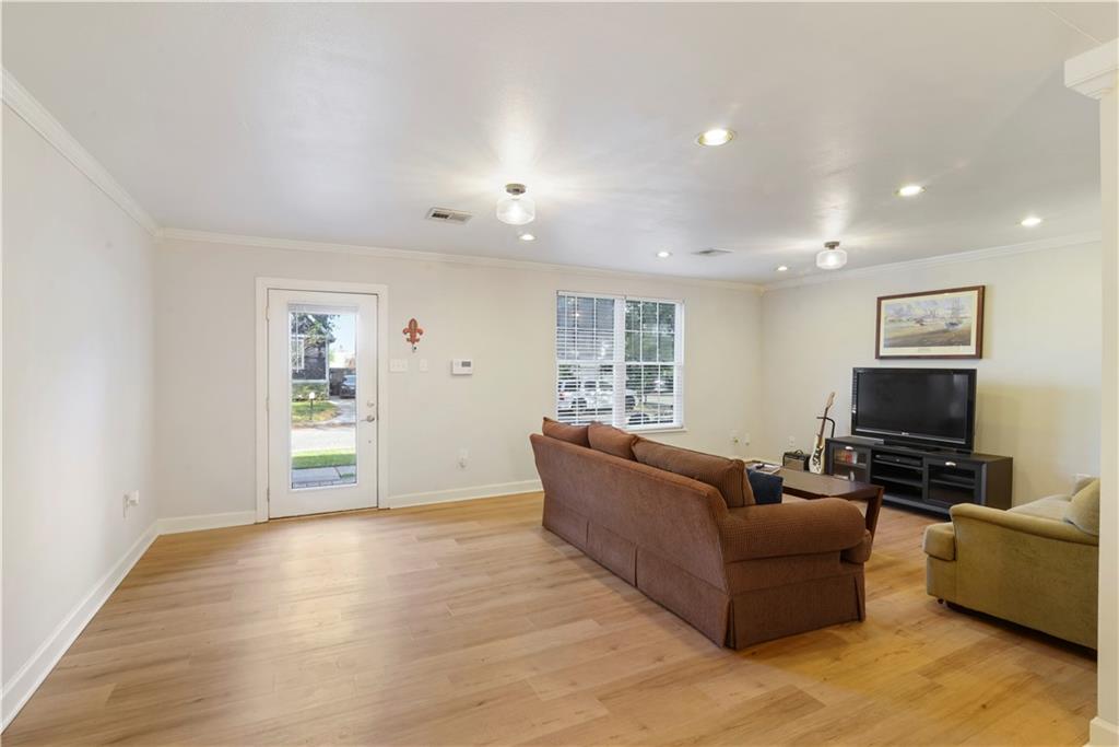 5122 PRATT Drive