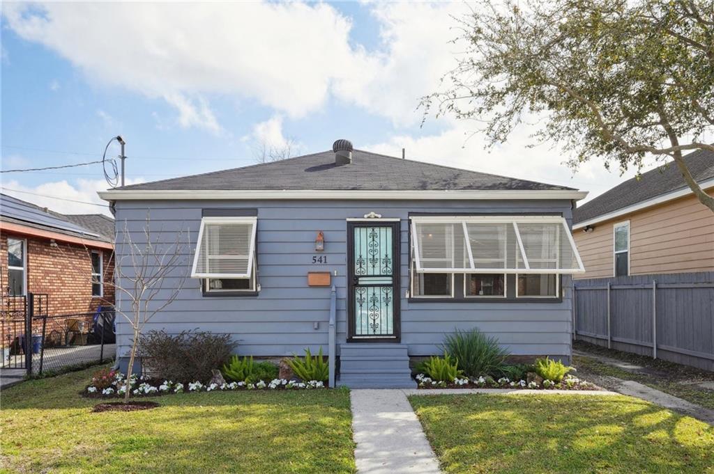 541 WARRINGTON Drive