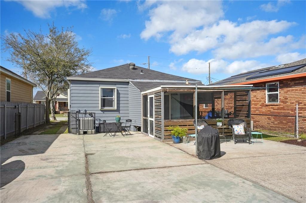 541 WARRINGTON Drive