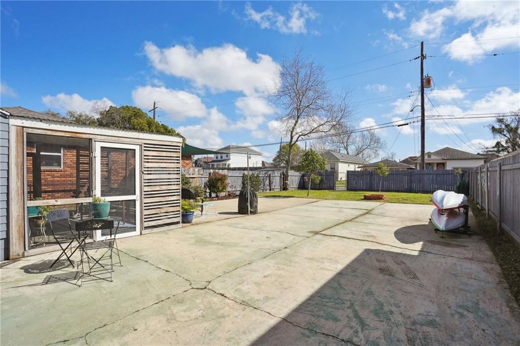 541 WARRINGTON Drive