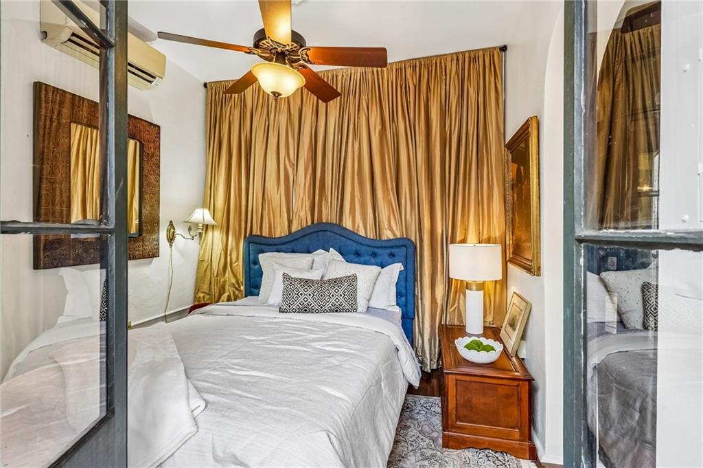 534 CHARTRES Street 6
