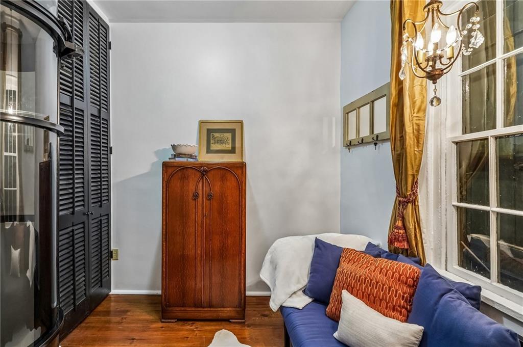 534 CHARTRES Street 6