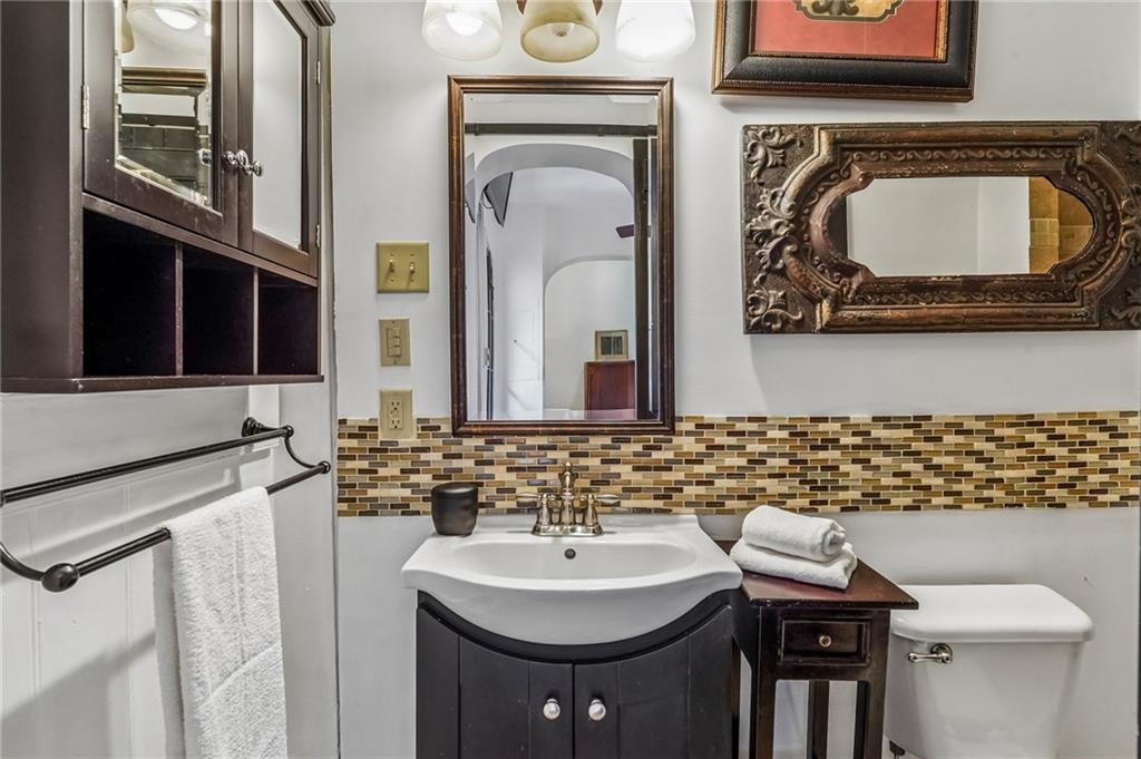 534 CHARTRES Street 6