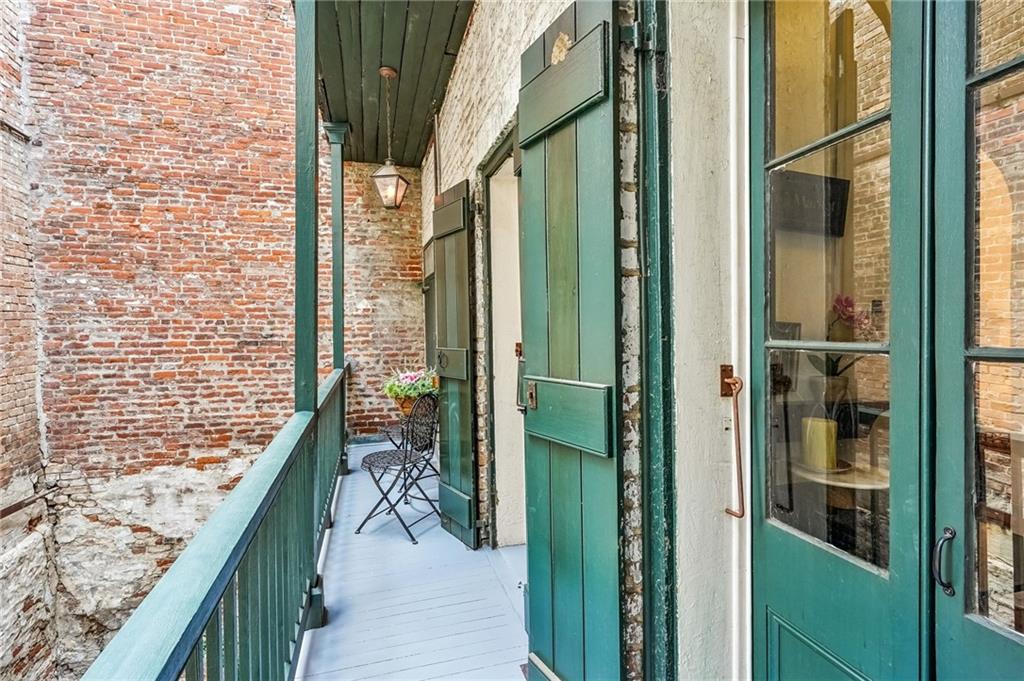 534 CHARTRES Street 6