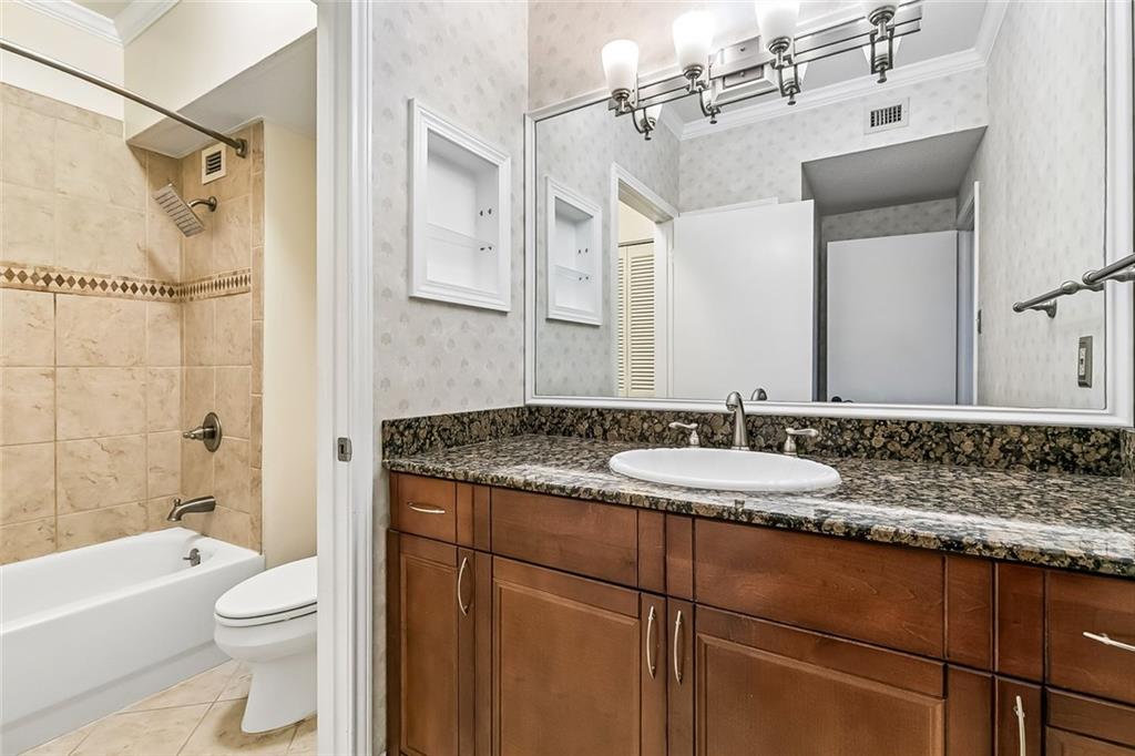 1750 SAINT CHARLES Avenue 320
