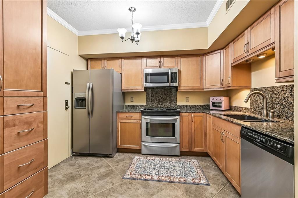 1750 SAINT CHARLES Avenue 320