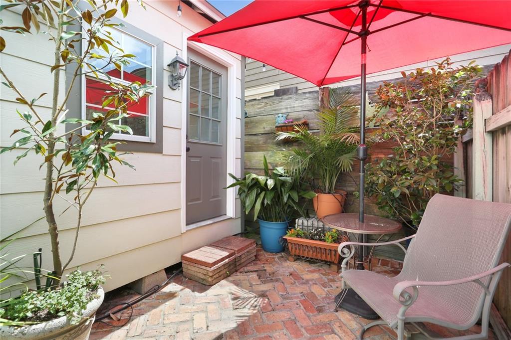 938 ST PHILIP Street