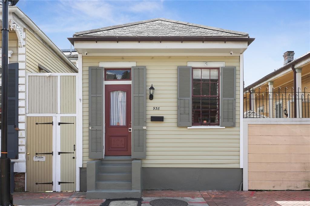 938 ST PHILIP Street