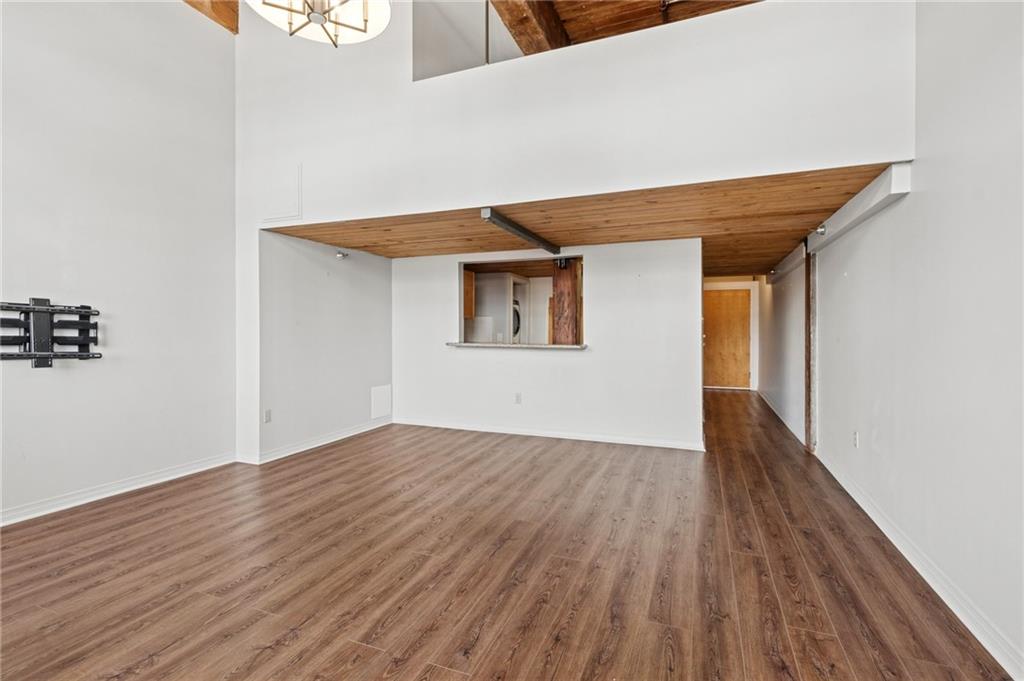 1107 S PETERS Street 203