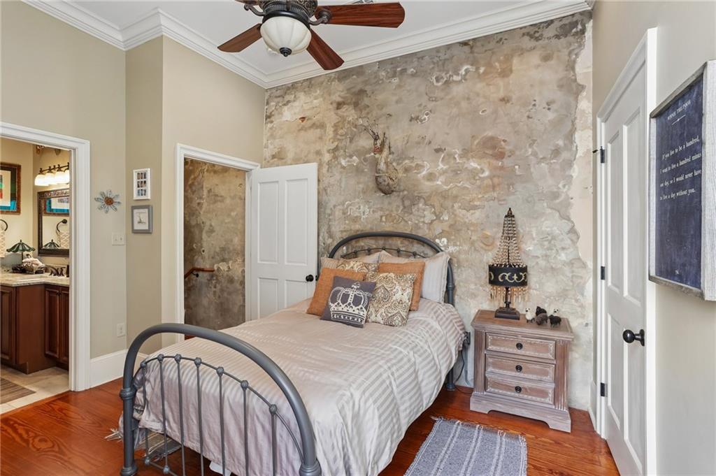 1225 BOURBON Street C