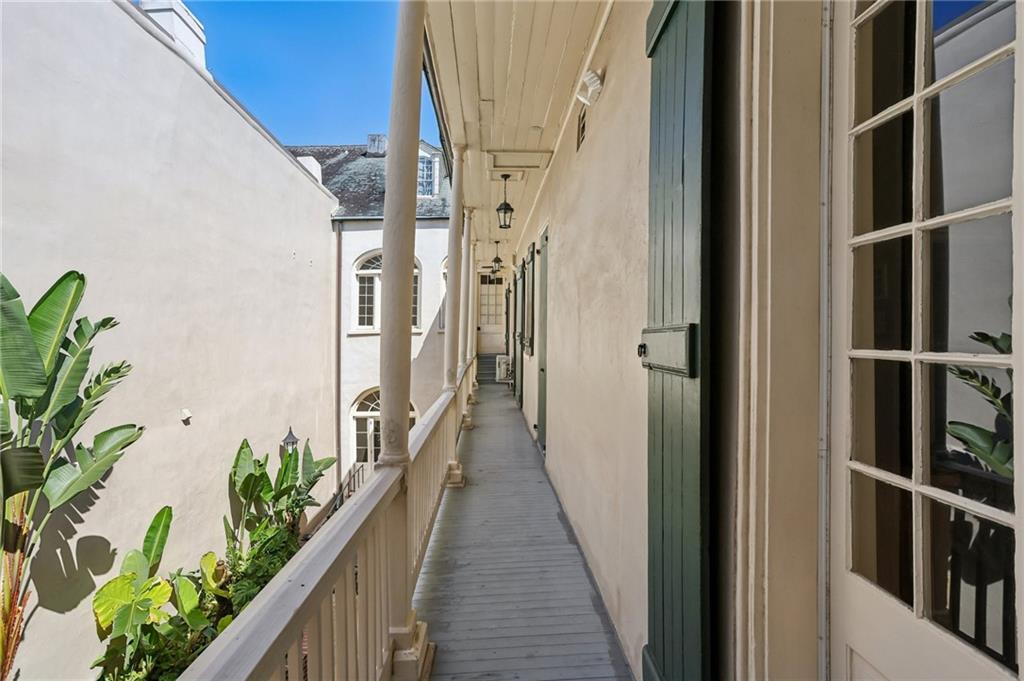 1225 BOURBON Street C