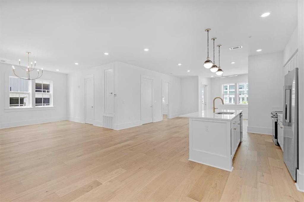 875 O'KEEFE Avenue 301
