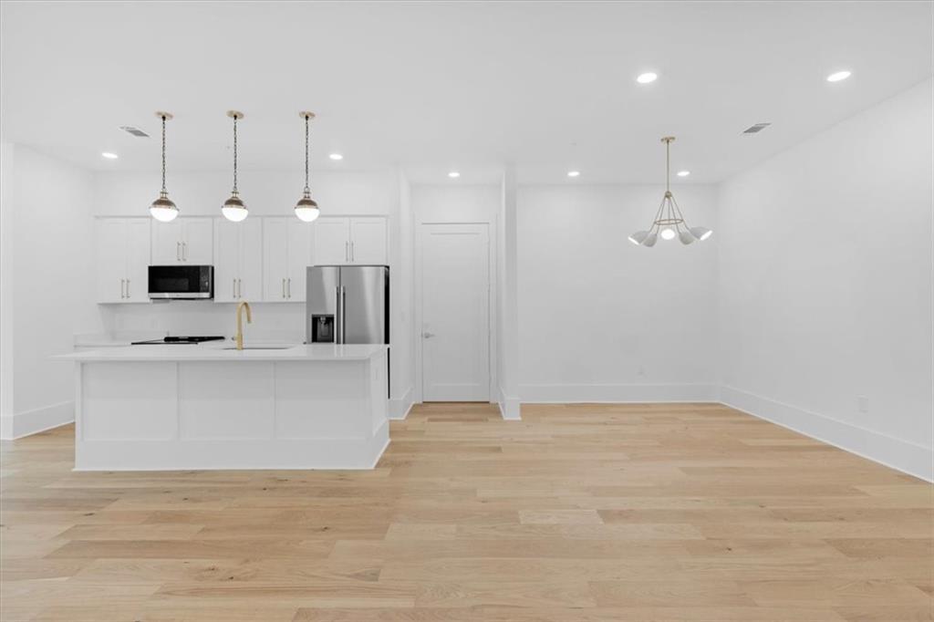 875 O'KEEFE Avenue 301