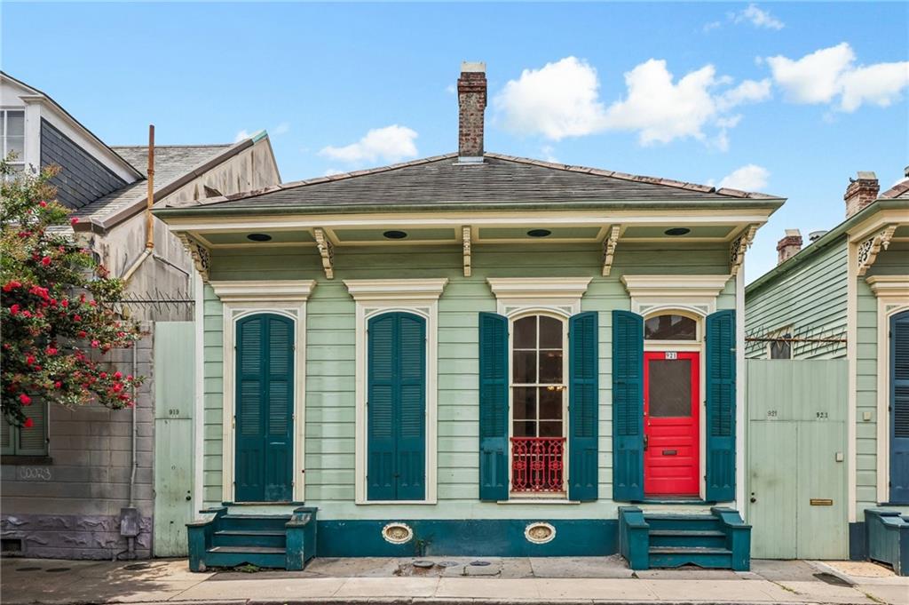 921 BOURBON Street