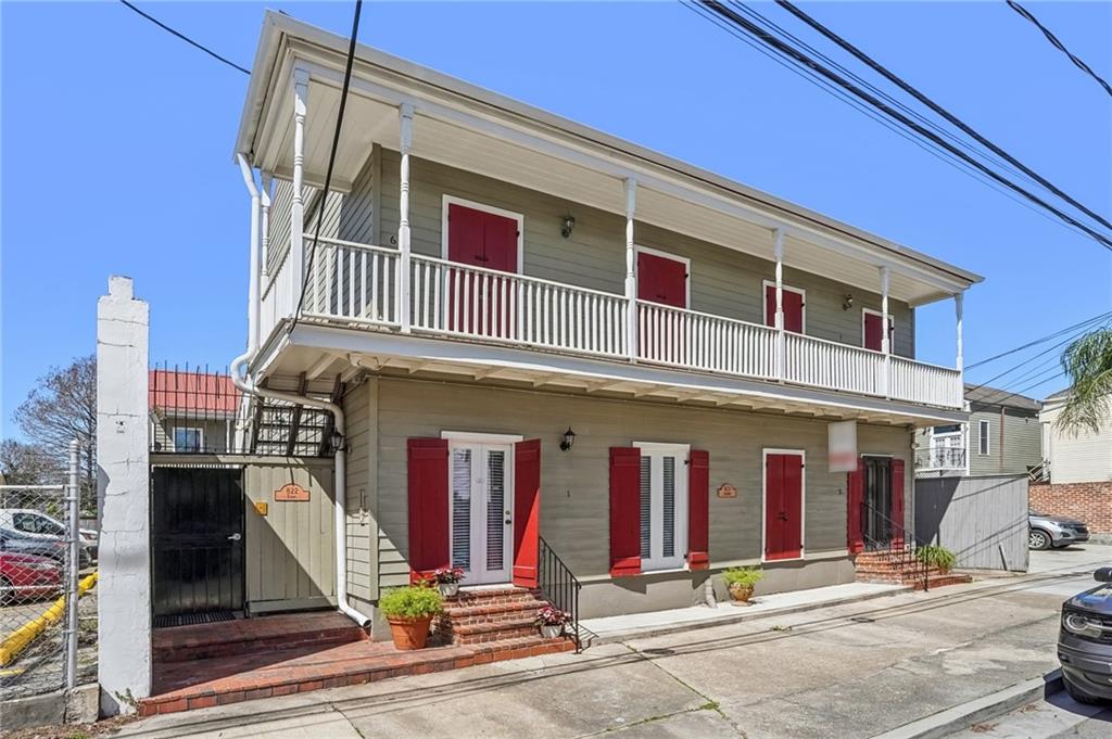 822 TOURO Street 1