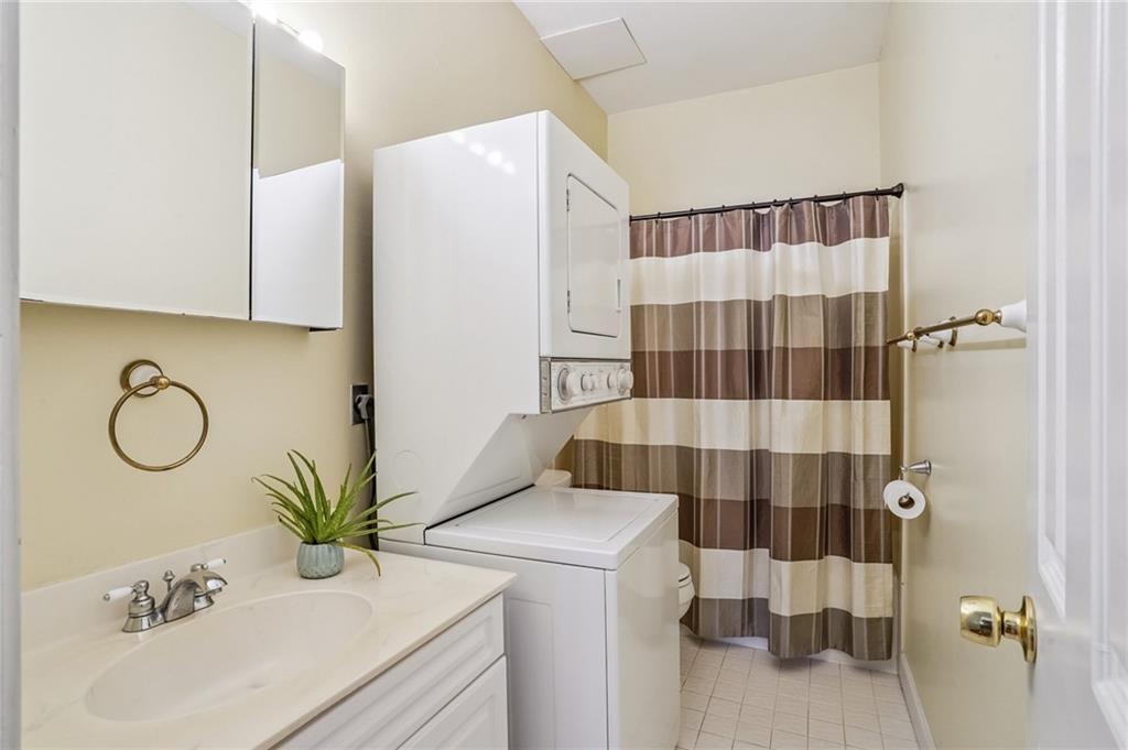 822 TOURO Street 1