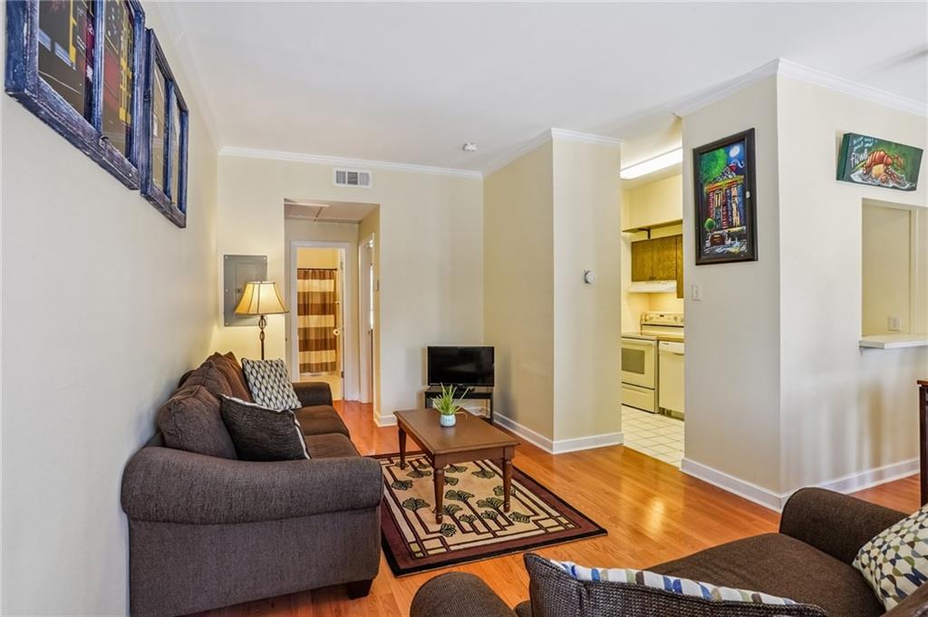 822 TOURO Street 1