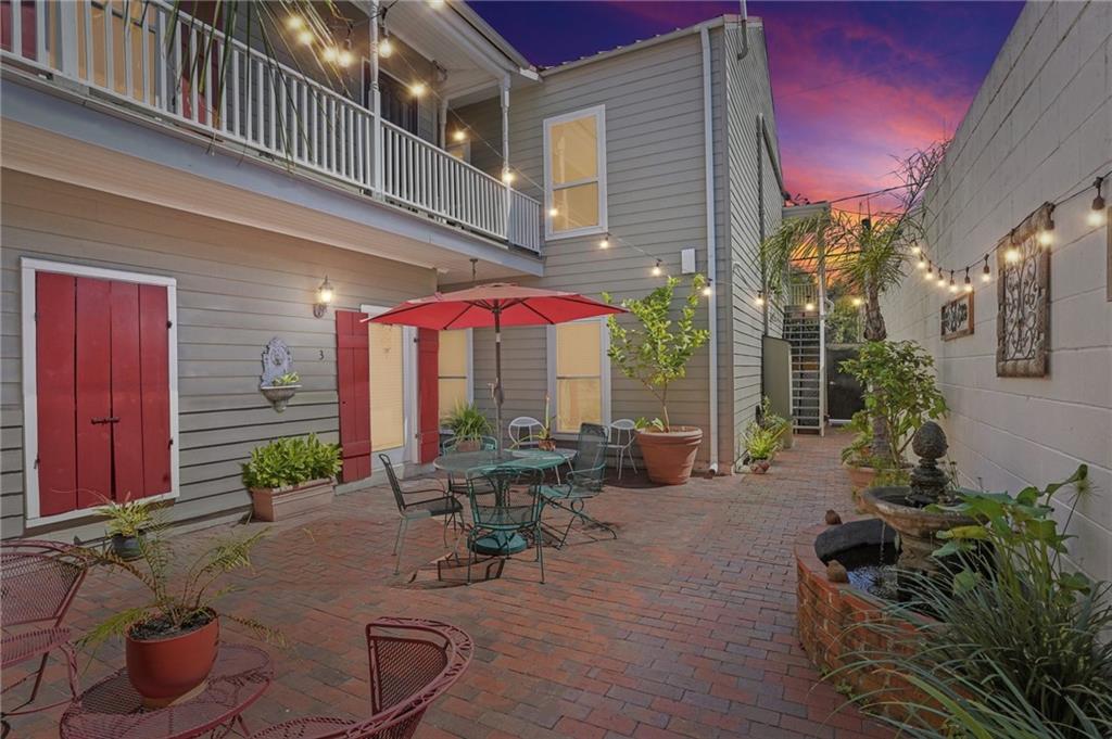 822 TOURO Street 1