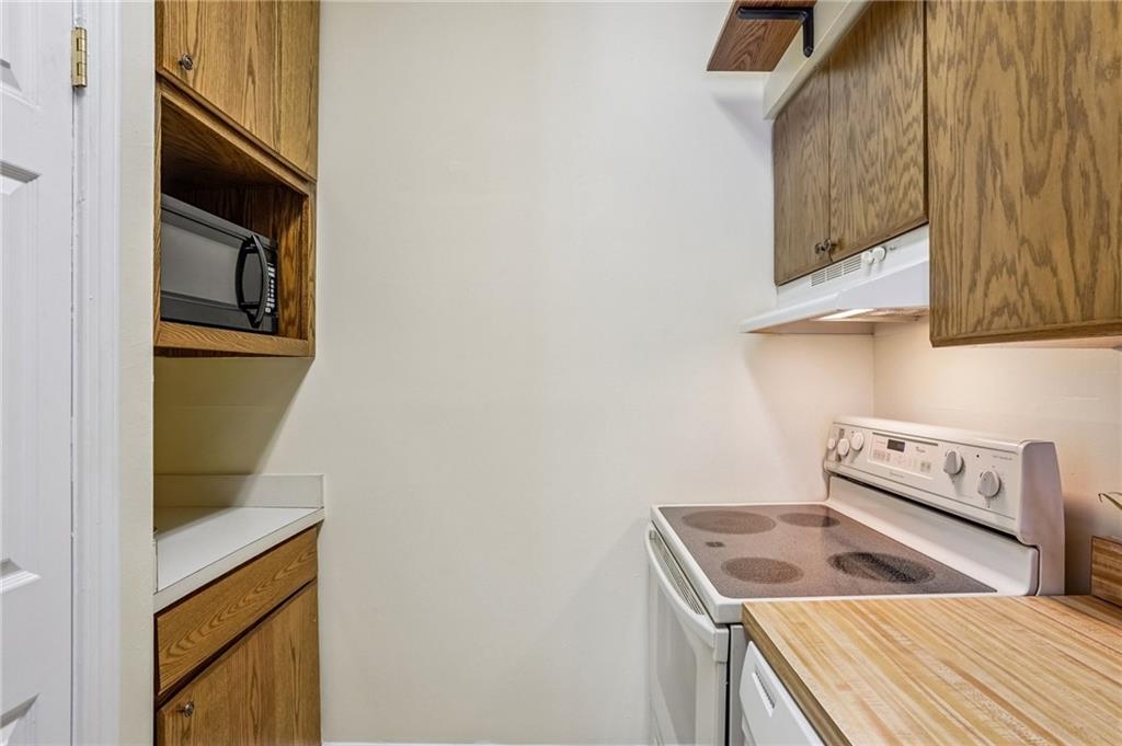 822 TOURO Street 1