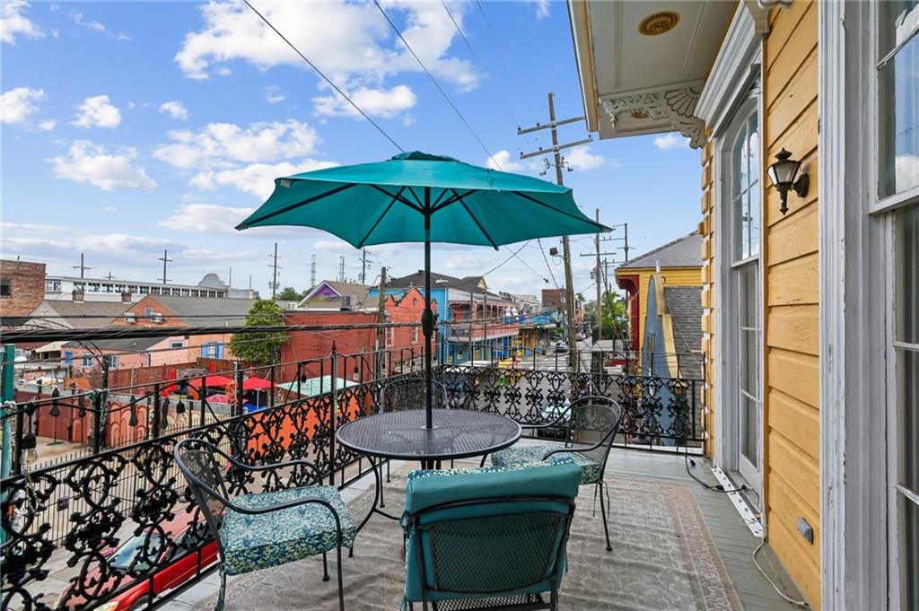 622 FRENCHMEN Street