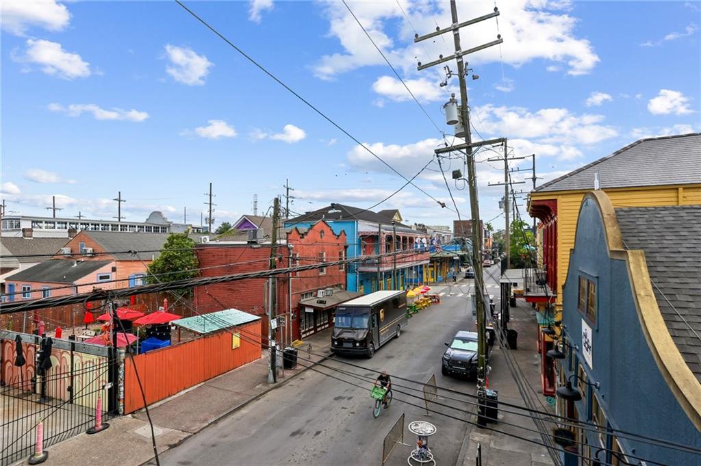 622 FRENCHMEN Street