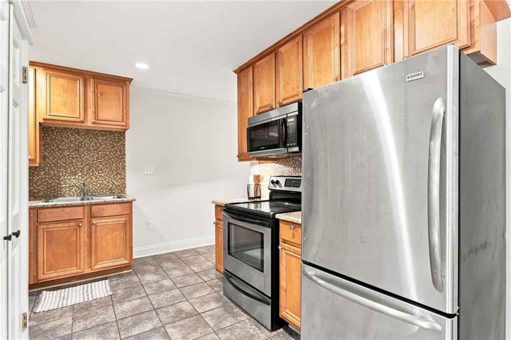 612 N RAMPART Street 612