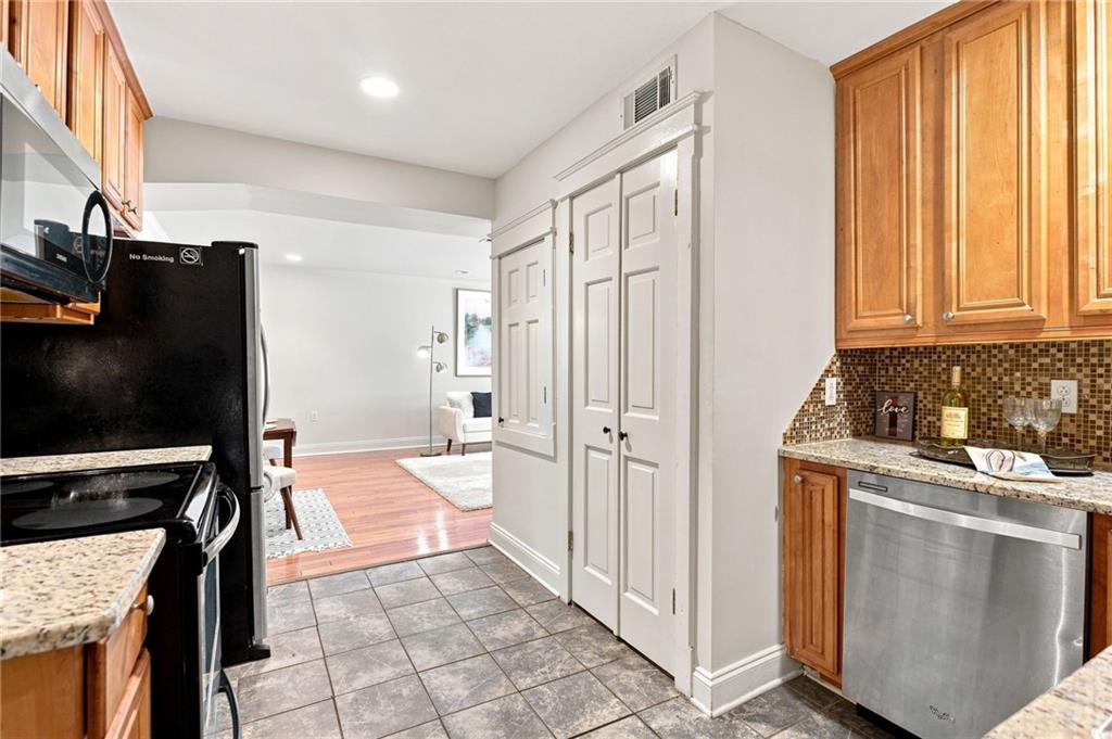612 N RAMPART Street 612