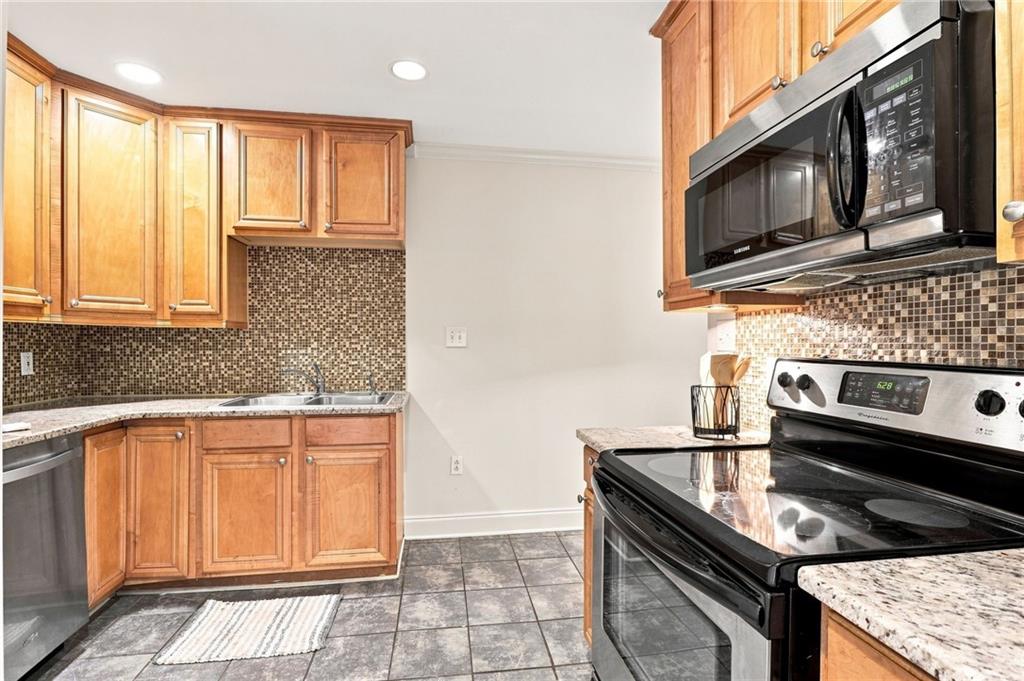 612 N RAMPART Street 612