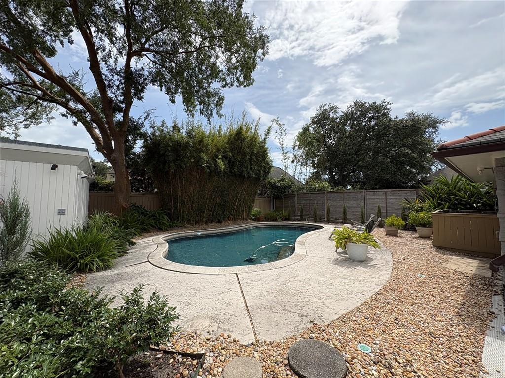 512 CRYSTAL Street