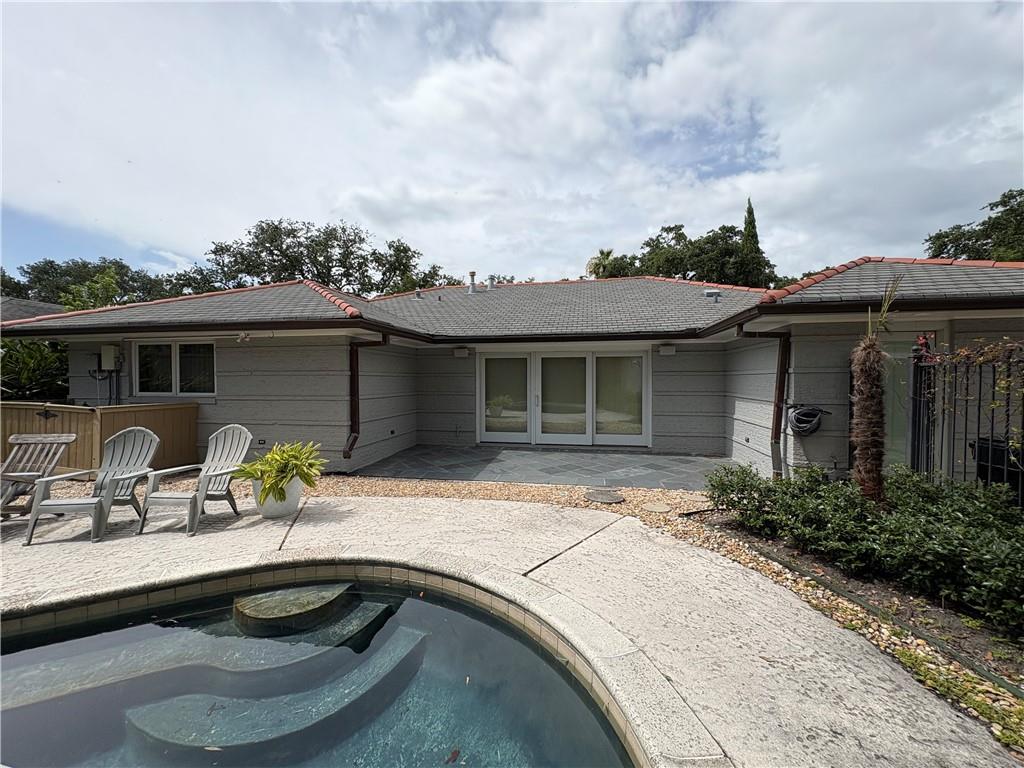 512 CRYSTAL Street