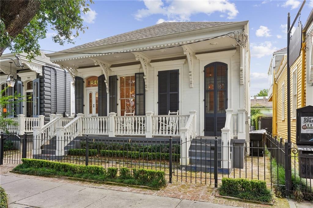 3646 MAGAZINE Street