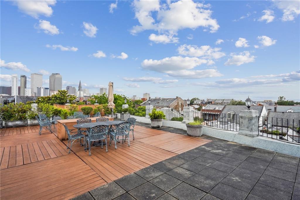 520 ST PHILIP Street 8