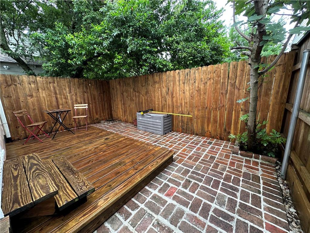 727 DUFOSSAT Street
