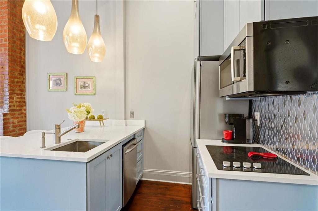 933 ORLEANS Avenue 1