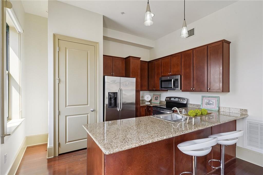 1201 CANAL Street 407