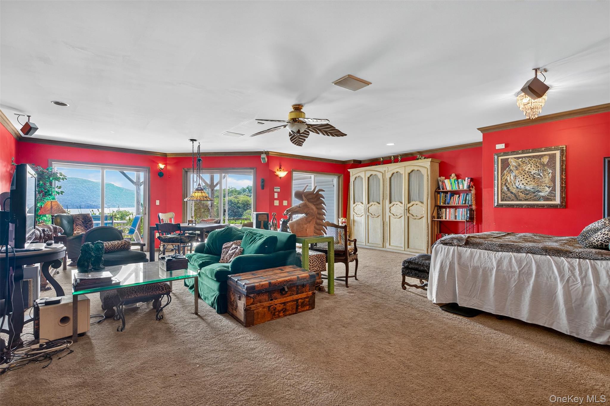 282 Tamerisk Lane