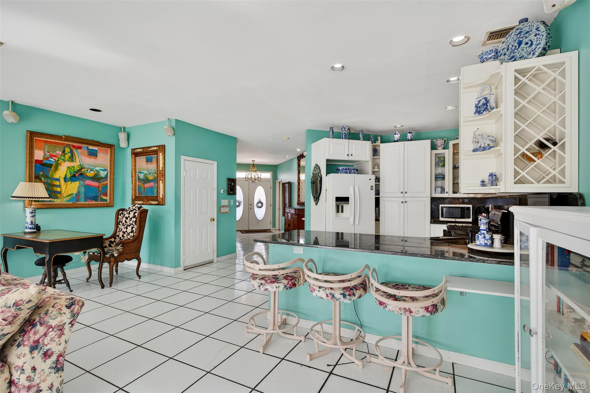 282 Tamerisk Lane