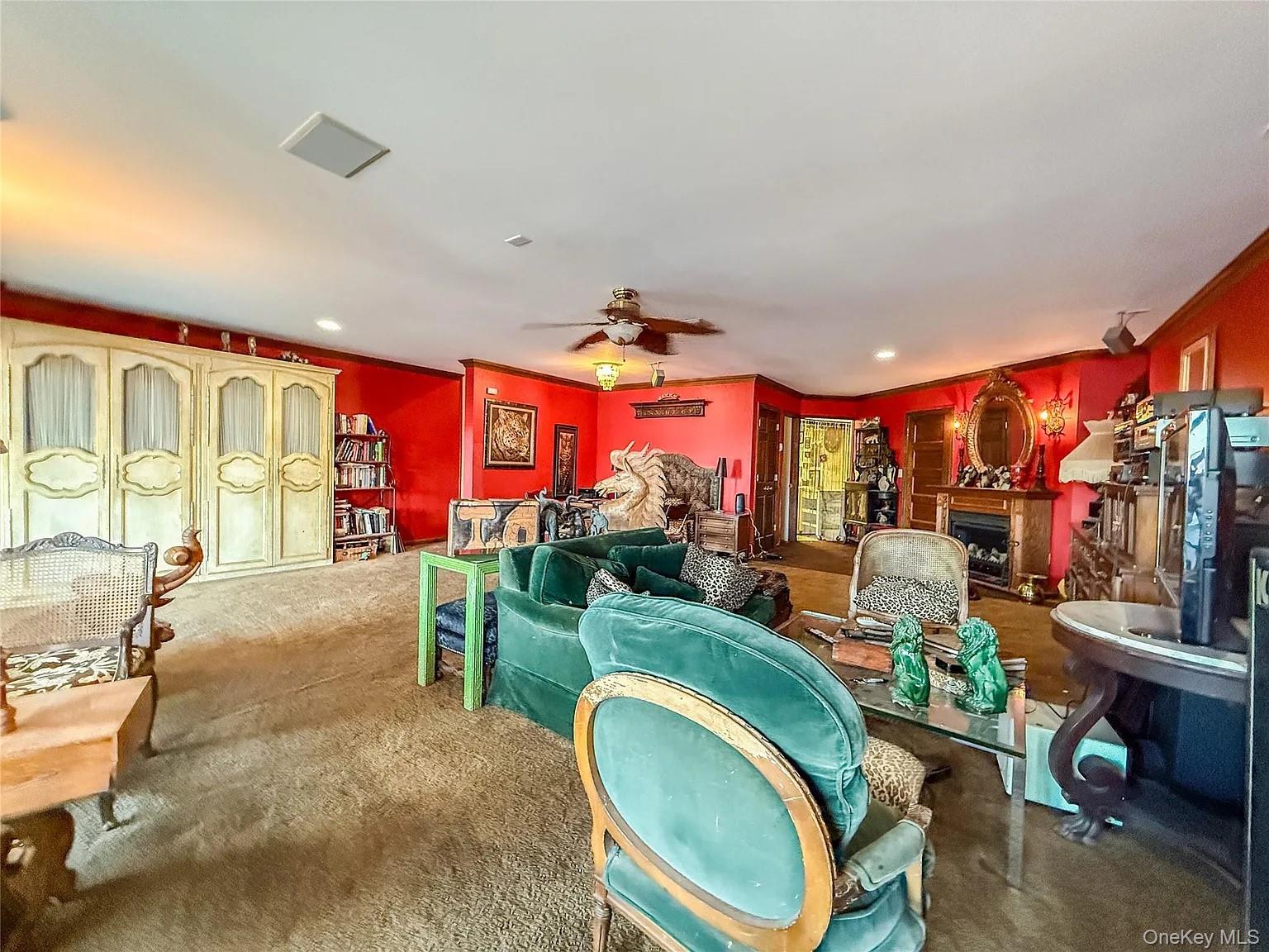 282 Tamerisk Lane