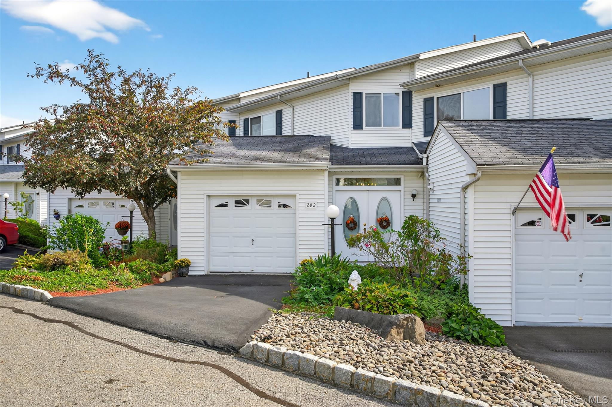 282 Tamerisk Lane