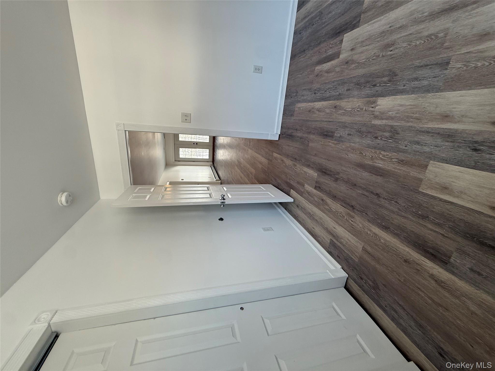 24 Saint James Place Unit: Apt #1